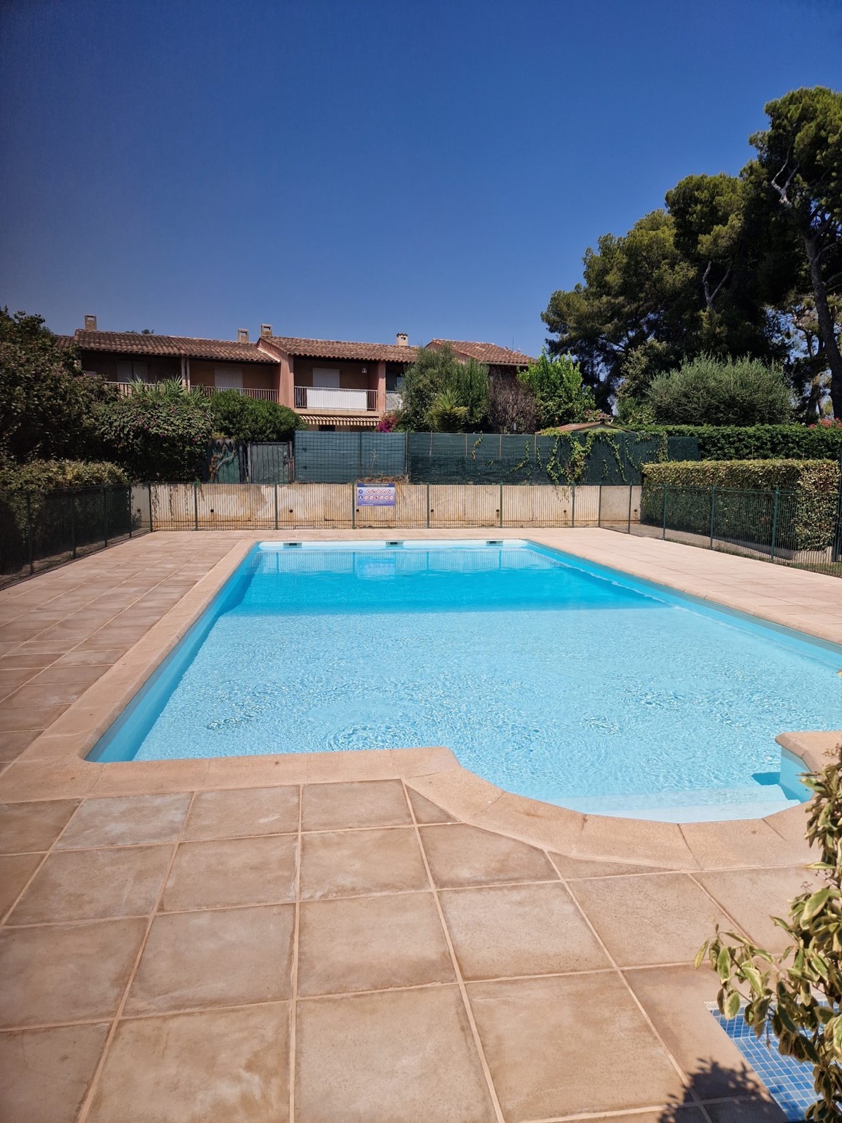 Villeneuve-Loubet (Nice) — Appartement de vacances avec piscine
